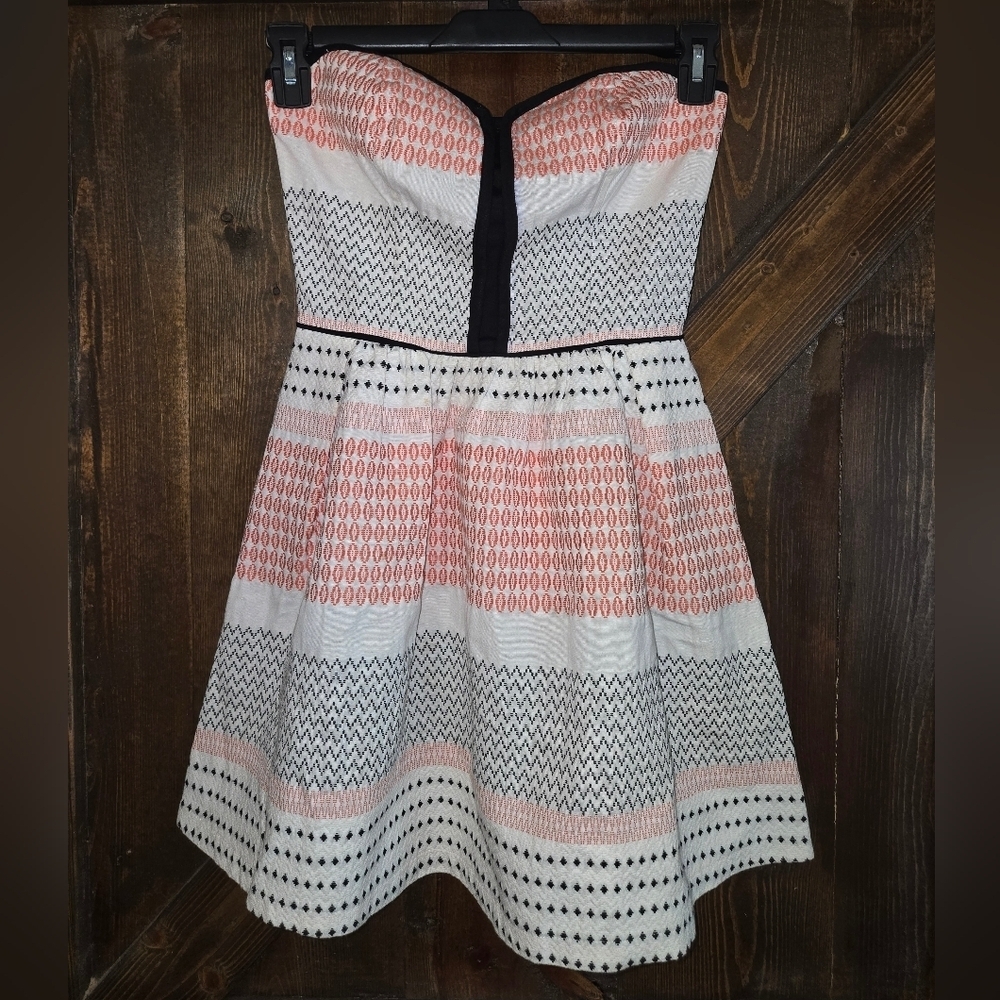 Strapless Patterned Dress - Picture 3 of 4